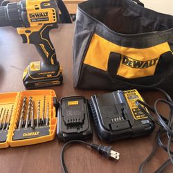 DeWalt 20V Brushless Drill Kit – Battery, Charger & Extras