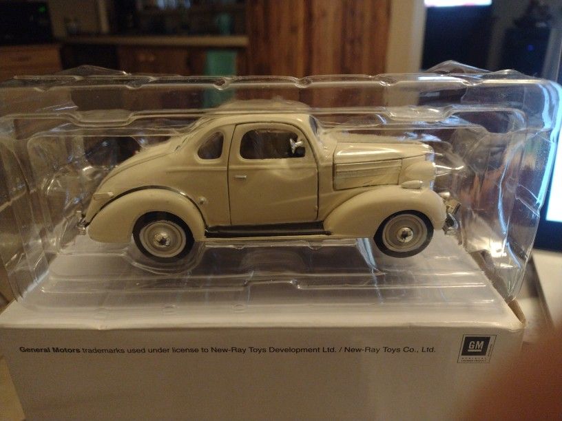 1938 Chevy Master Deluxe 1:32 Collectible Diecast Car
