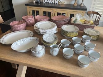 Noritake "Elmsford" (3204) Fine China Dinnerware Set