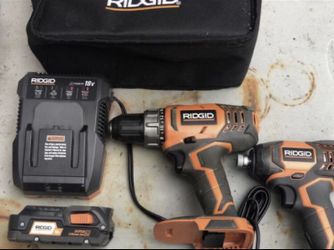 18-V Cordless Drill/Driver and Impact Driver Combo Kit battery Charger Bag