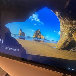 Microsoft Surface Pro 4 128gb small crack 