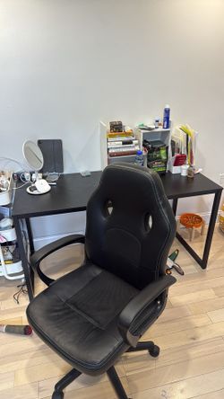 Gaming Chair and Double Sized Desk (Pickup Only)
