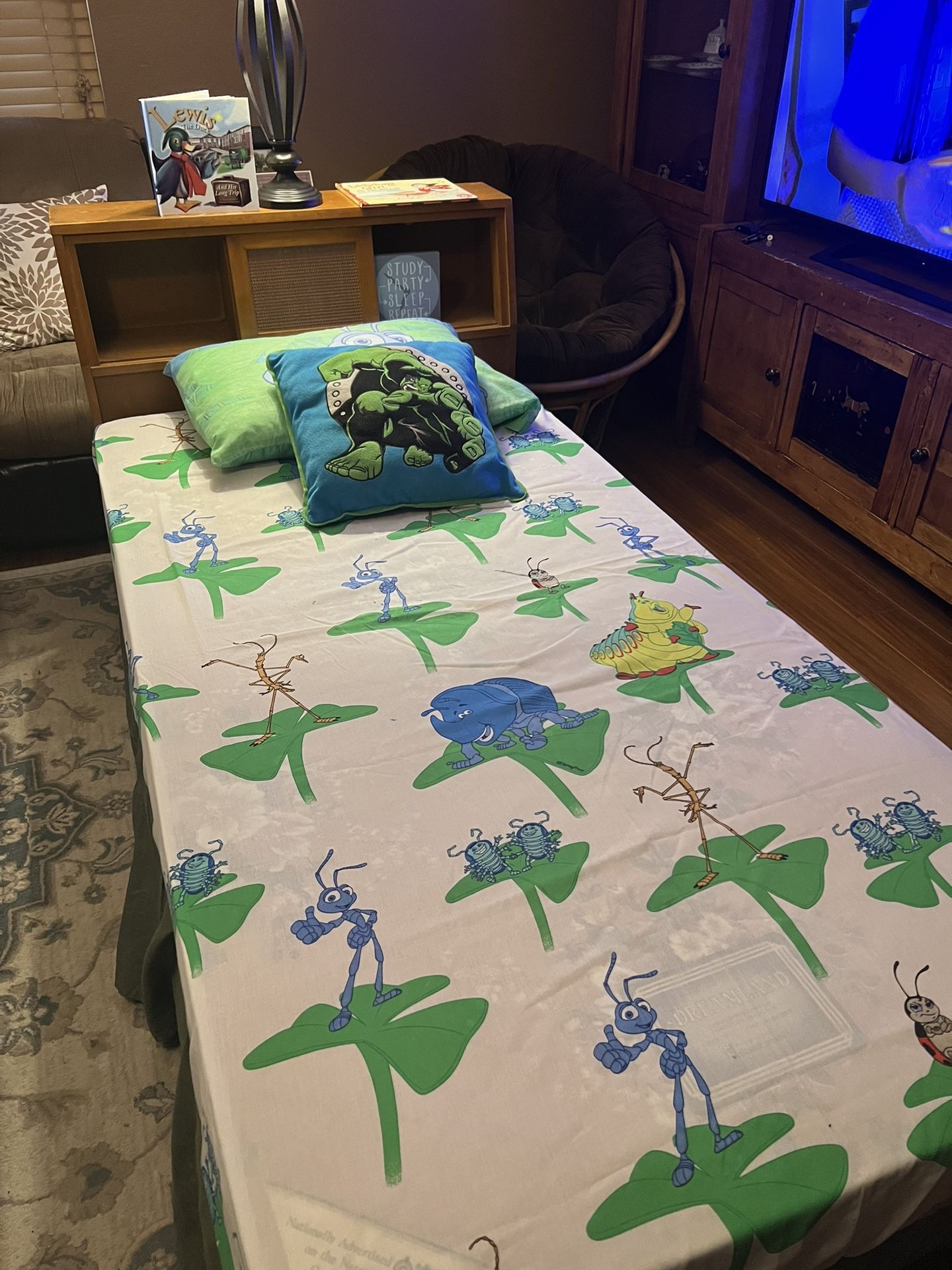 2 Twin Beds 