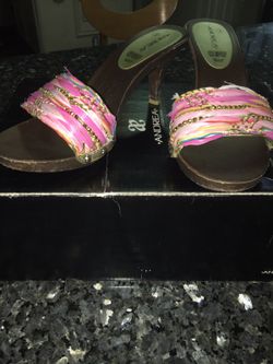 Size 6 heels for women.