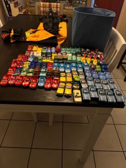 104 disney pixar car lot