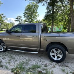 ‘09 Dodge Ram