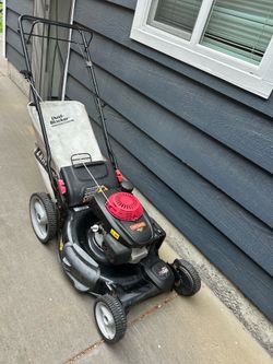 Self-propelled lawnmower