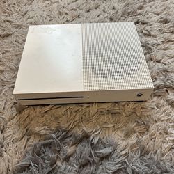 Xbox 1s 500GB with Controller