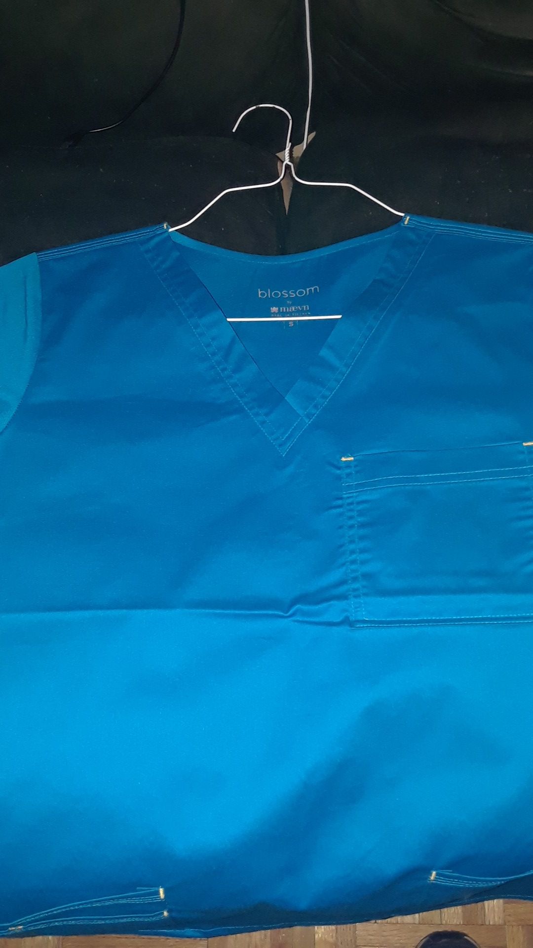 Scrub top