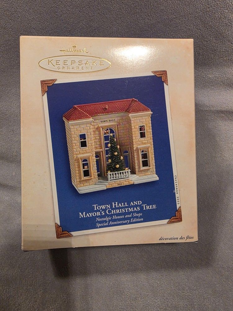 2003 Hallmark Keepsake Ornament "Town Hall and Mayor's Christmas Tree."