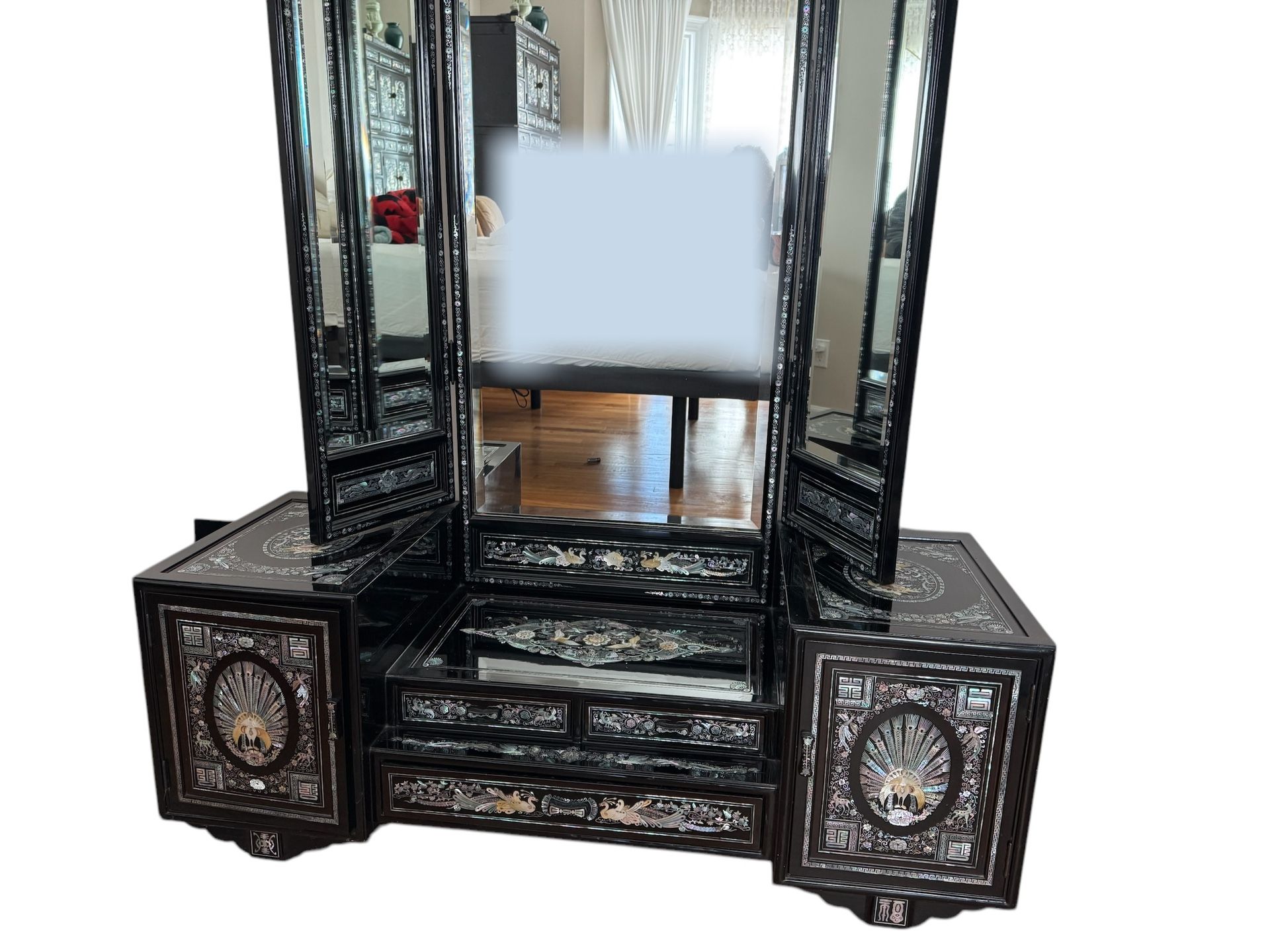 Traditional Korean Vanity