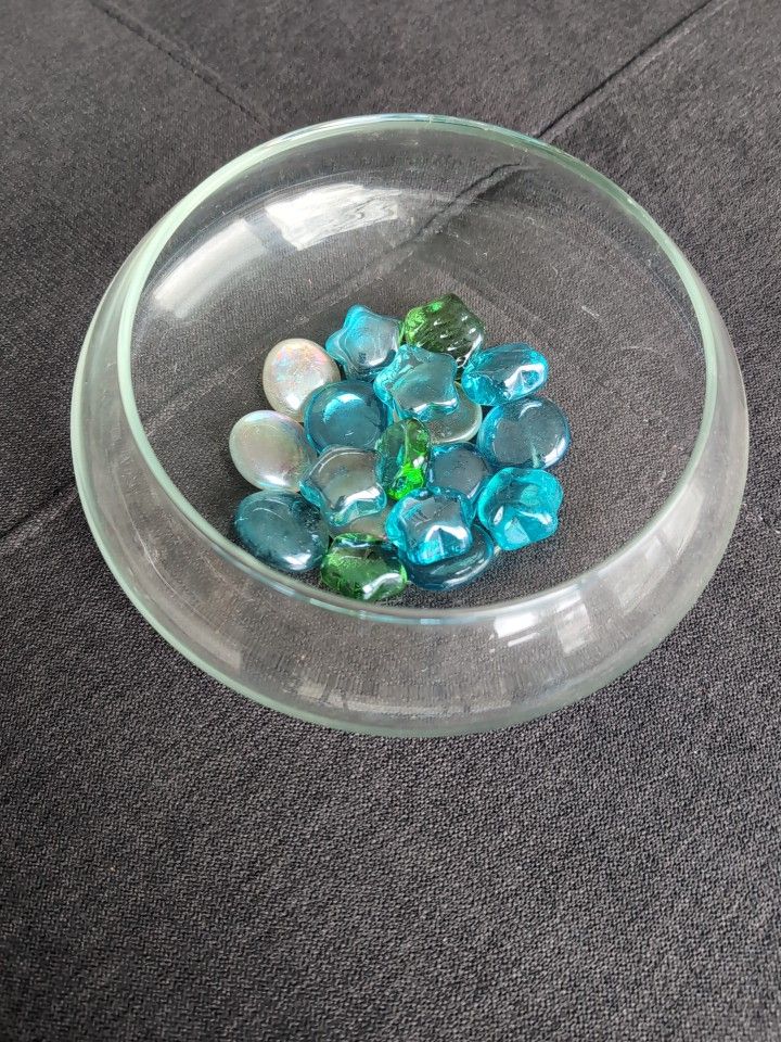 Decorative Center Glass Piece With 20 Marbles
