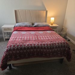 Queen  size bed with mattress – Excellent Condition