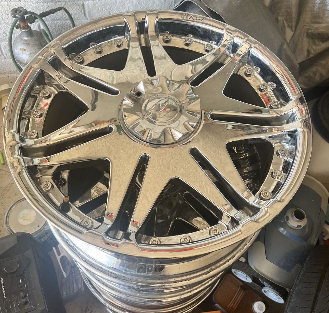 5 Lug Universal 20” Rims Wheels for Sale in Glendale, AZ OfferUp
