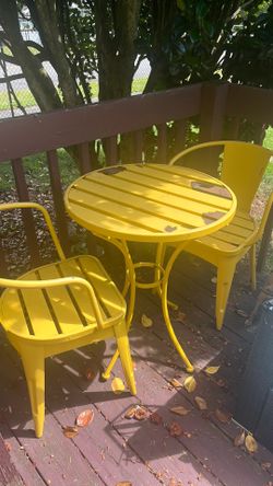 Outdoor bistro patio table and chairs
