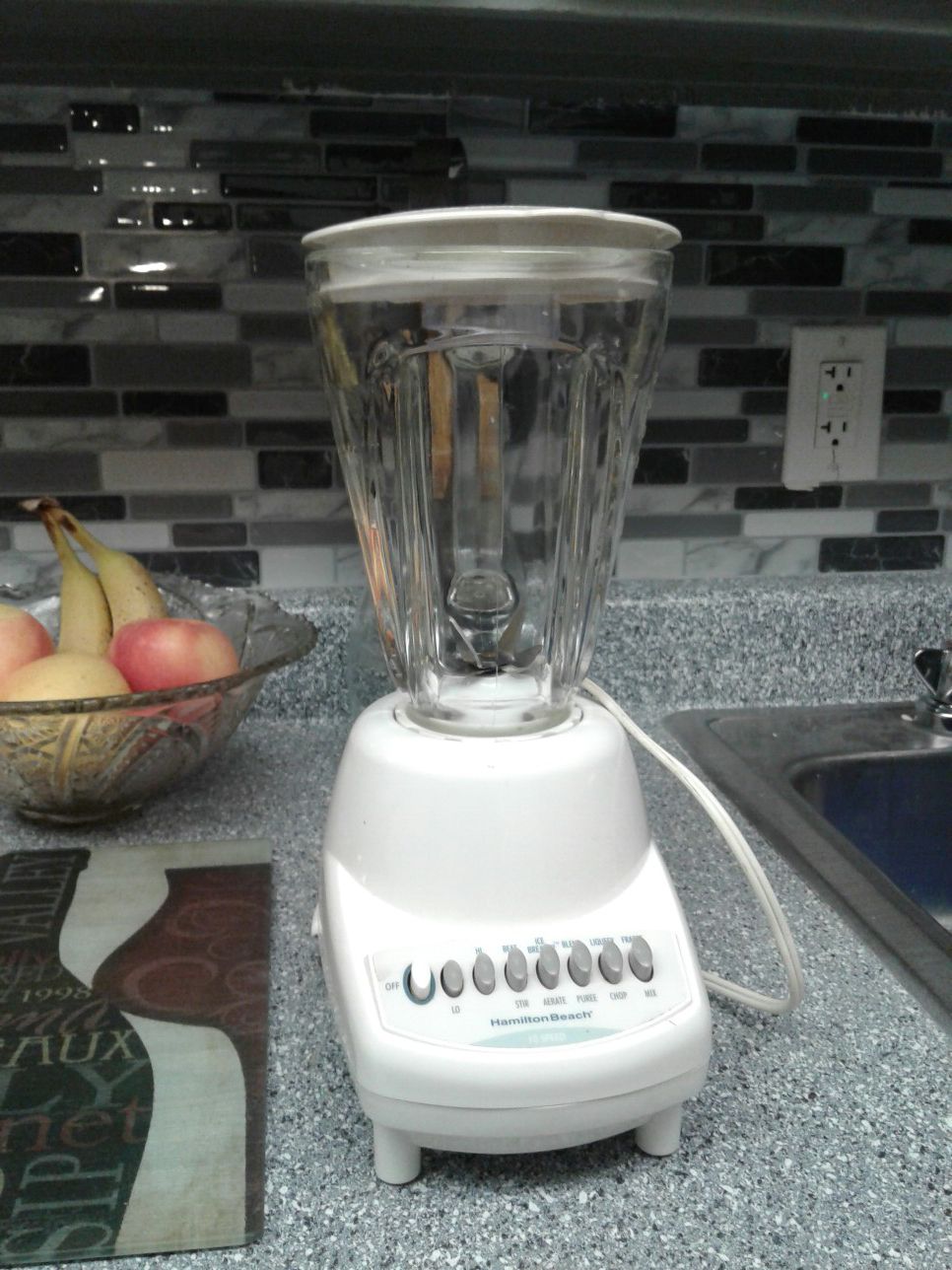 Blender (barely used) made by Hamilton Beach