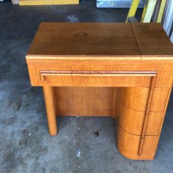 Singer Sewing Machine 