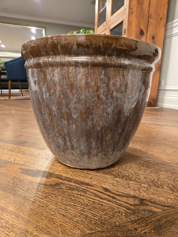 2 Heavy Ceramic Plant Pots With Drainage - Large