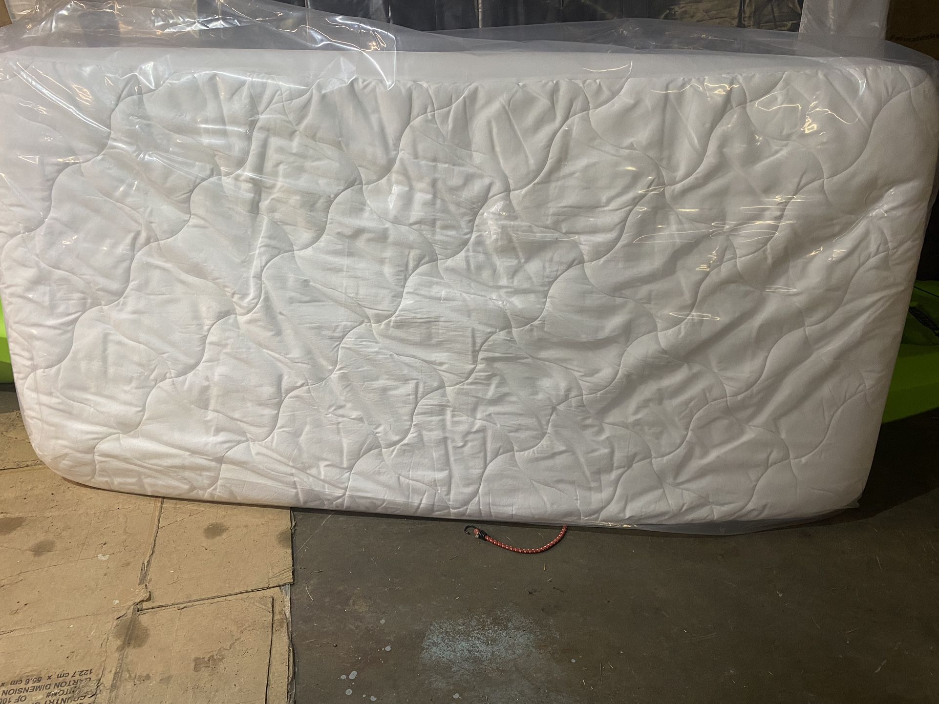 Twin mattress