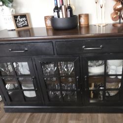 Buffet/sideboard/ Credenza Table