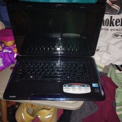 Toshiba Laptop Window With Windows 7 Good Condition