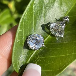 Platinum Diamond Studs 5.23 Carat 