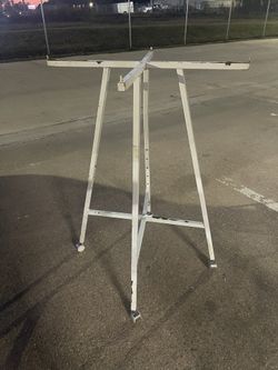 4x Clothing Racks (rounders)