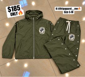 Supreme Outfit size small