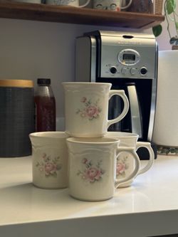 Set of 4 Pfaltzgraff Tea Rose Stoneware 4” Coffee Mugs