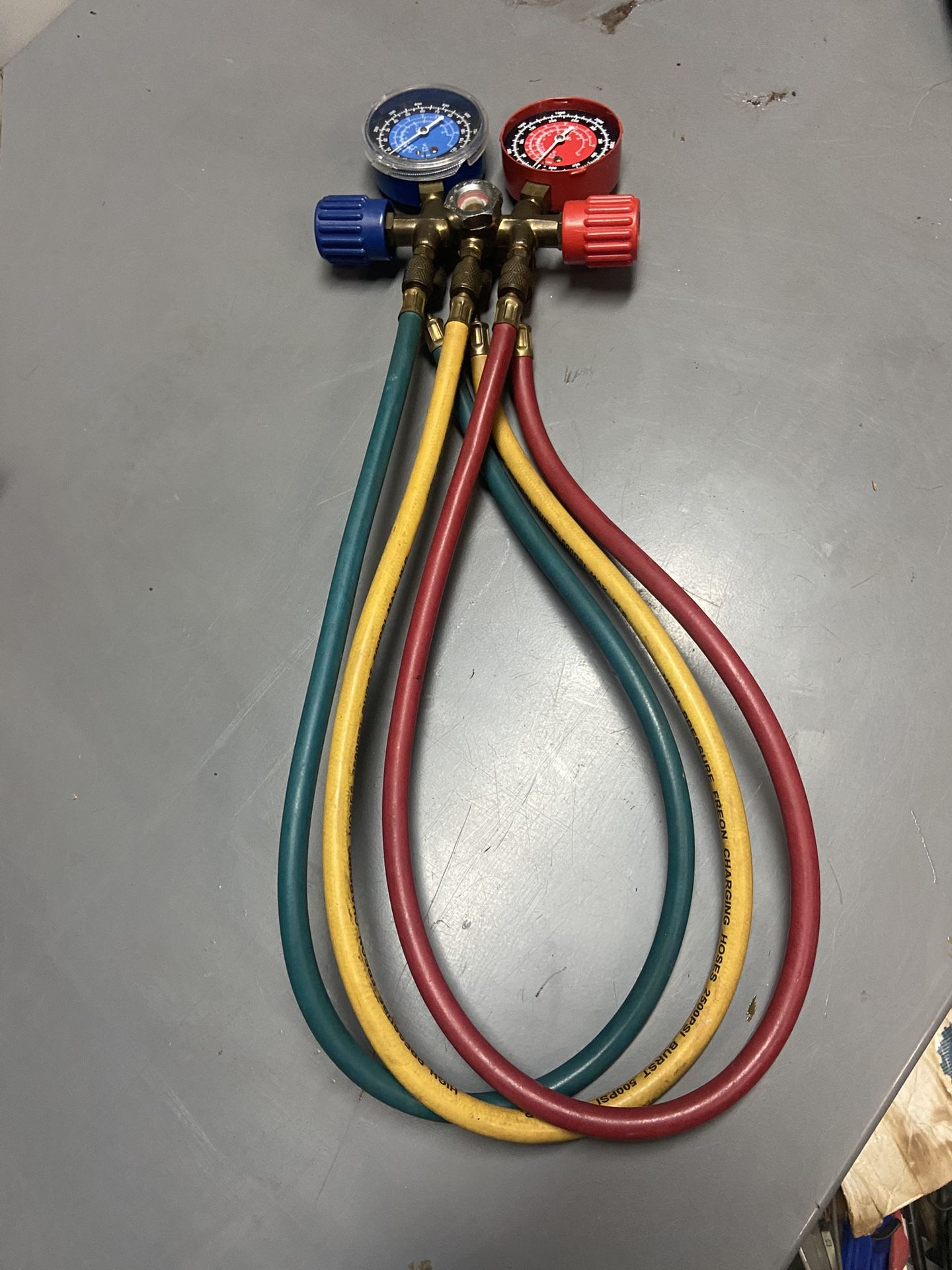 Refrigeration HVAC Manifold Gauge Set – 3 Hoses