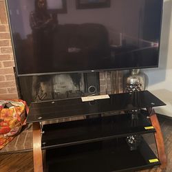 TV stand with mount comes with LG tv 55”