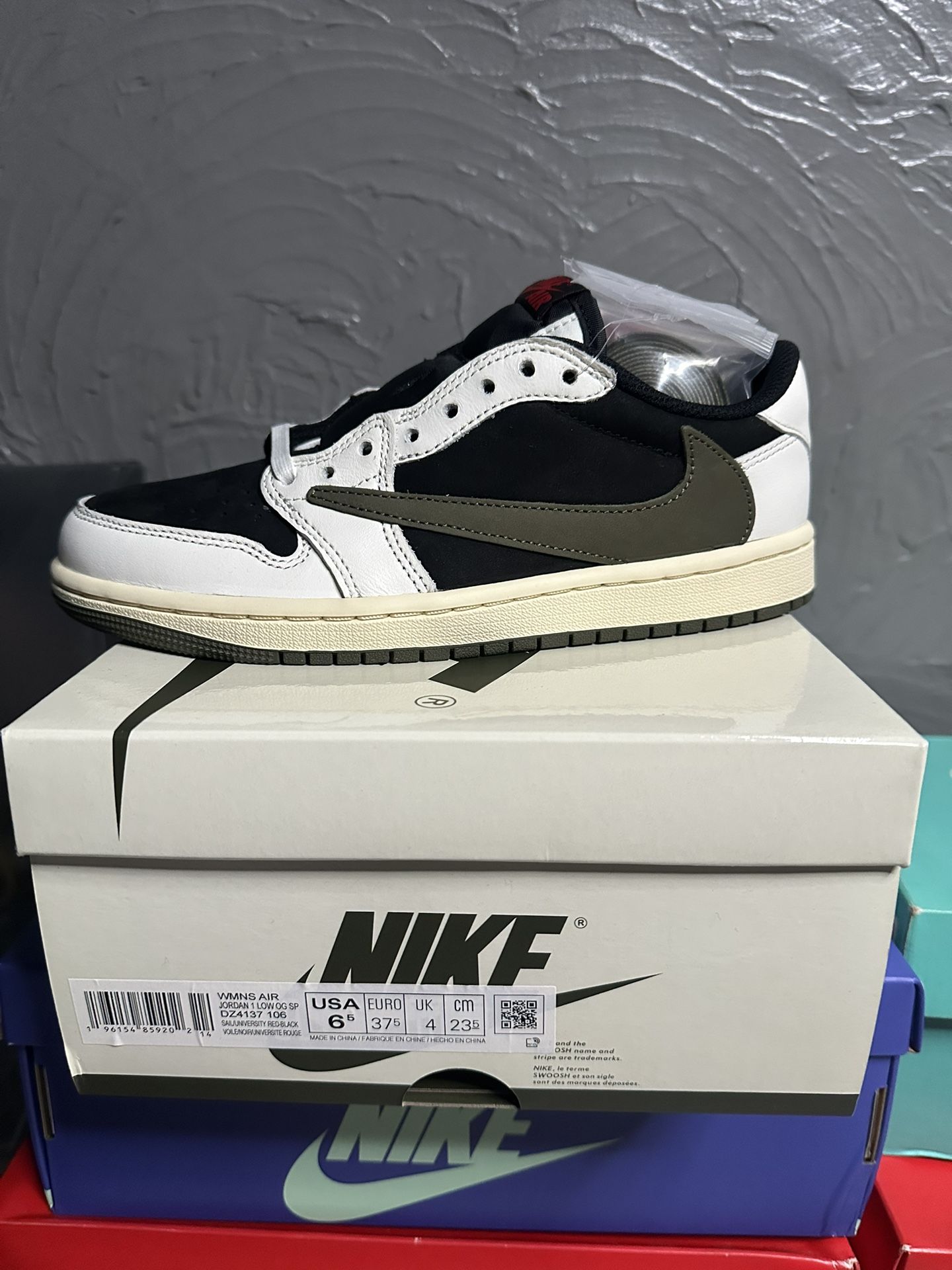 Jordan Travis Scott Olive Low