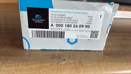OEM MERCEDES R350 OIL FILTER *NEW* PART A 000 180 26 09 90