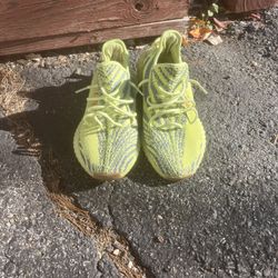 YEEZY BOOST 350 SEMI FROZEN YELLOWS
