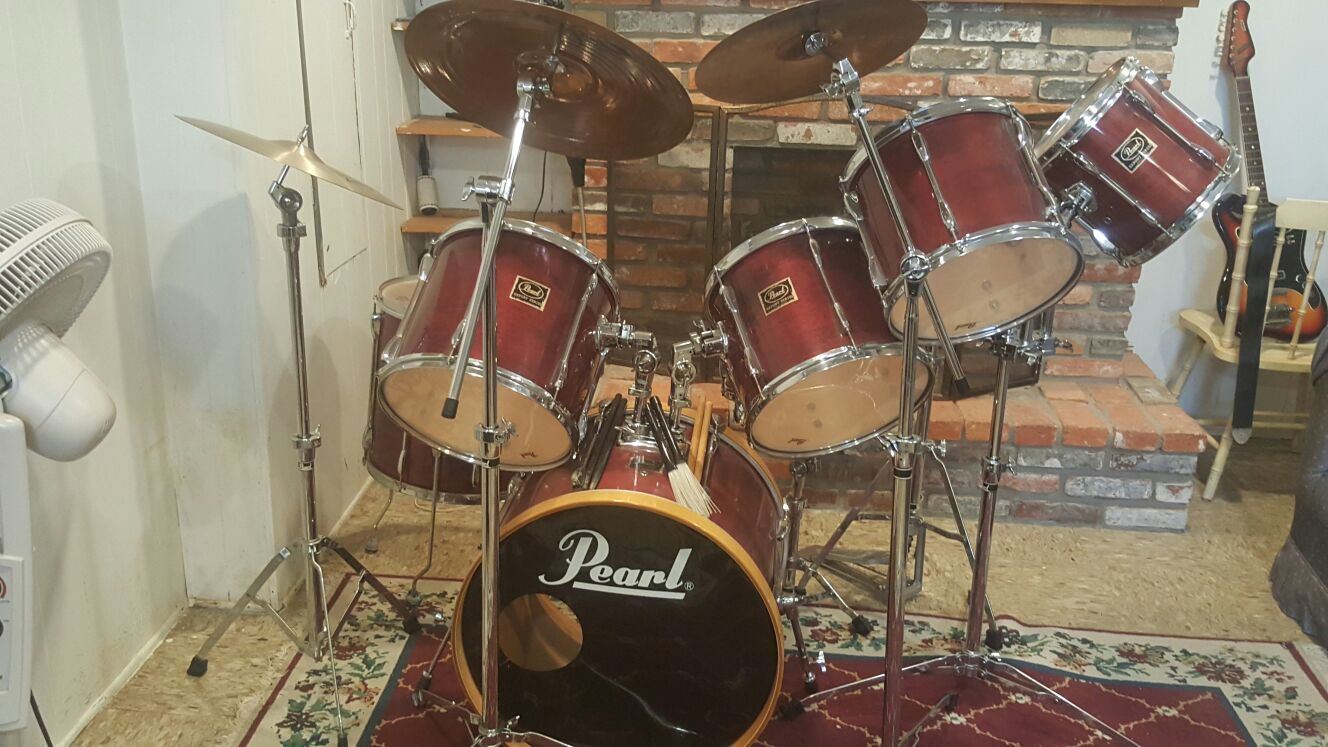 Pearl Deluxe Drums Set