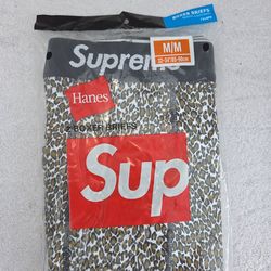 Hanes Supreme 2 pack Men's Size Medium Boxer Set Brand New (Price Is Firm)