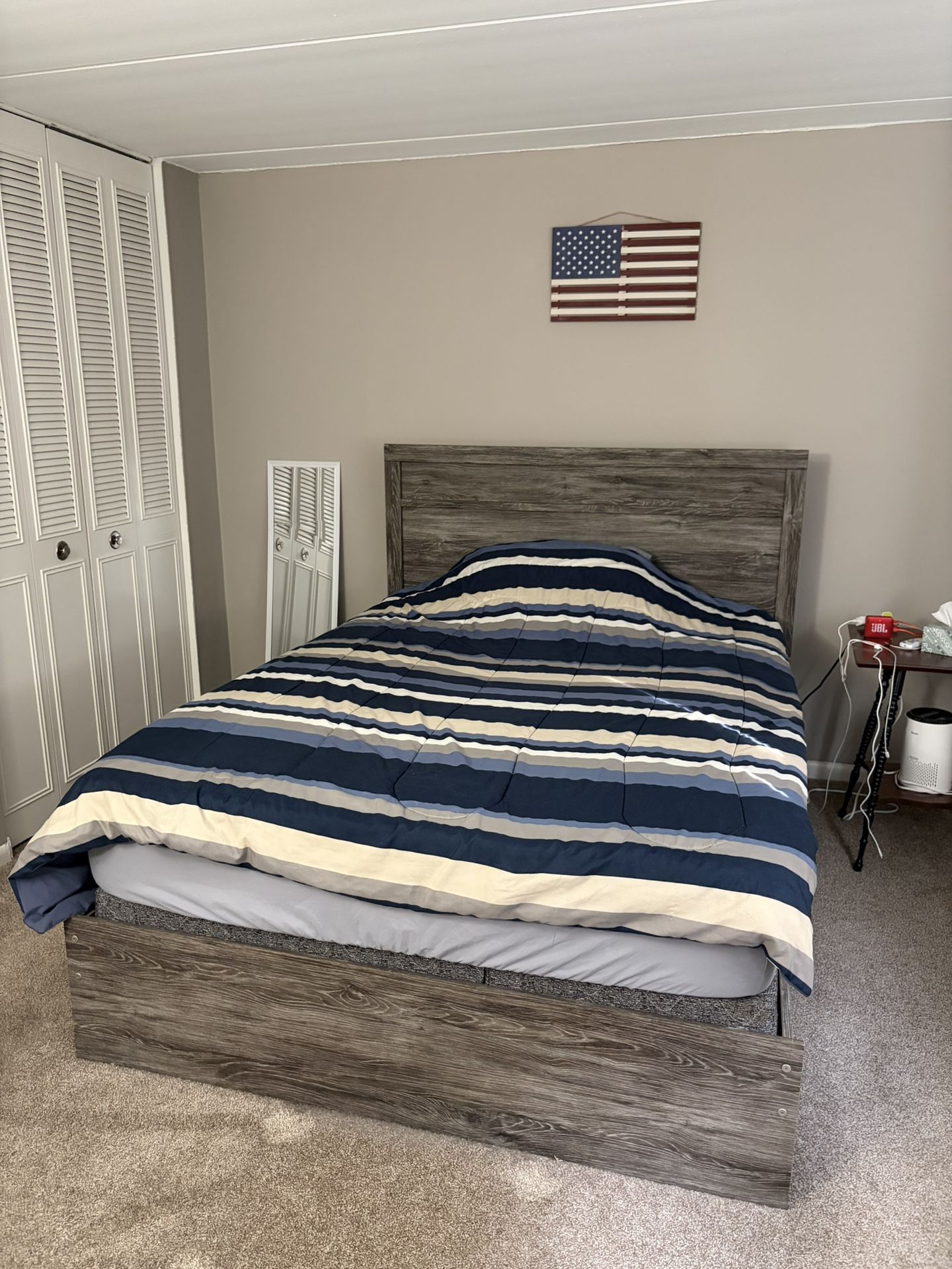 Modern Gray Wood Bed Frame with Headboard – Excellent Condition (bed Frame ONLY)