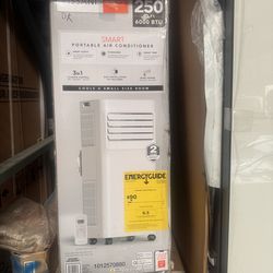 Box air conditioner portable vissani 6000 Btu control remote