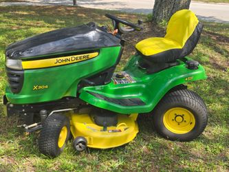 John deere x304 with QuadraSteer