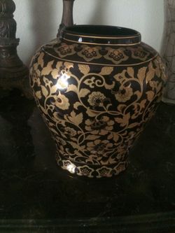Flower vase