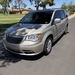 2016 Chrysler Town & Country