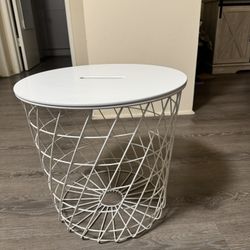Coffee Table With Storage/lid