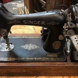 Antique 1929 Singer Sewing Machine