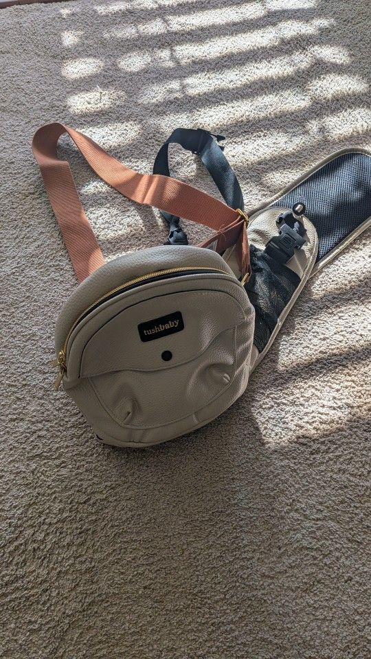 Tushbaby Hip Carrier + Strap *PICK UP ONLY*
