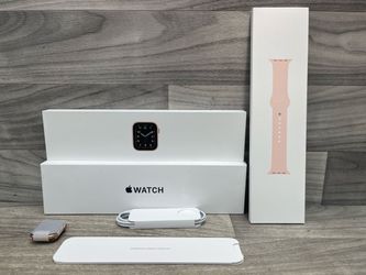 Apple Watch SE 40mm Gold Aluminum Pink Sand (A1D029788)