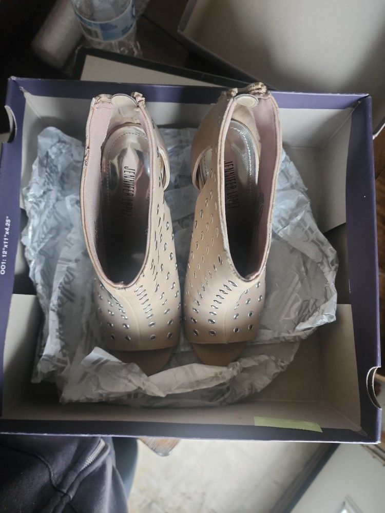 Jennifer lopez heels