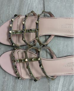 Valentino Garavani Rockstud Flat Sandals