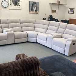 New Recliner Sectional Couch with 2 Consoles! Free Delivery 🚚!
