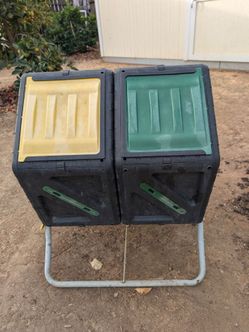 Compost Tumbler-Composter Bins. Dual Chamber, Easy-Turn, 2 Sliding Doors, Miracle-Gro