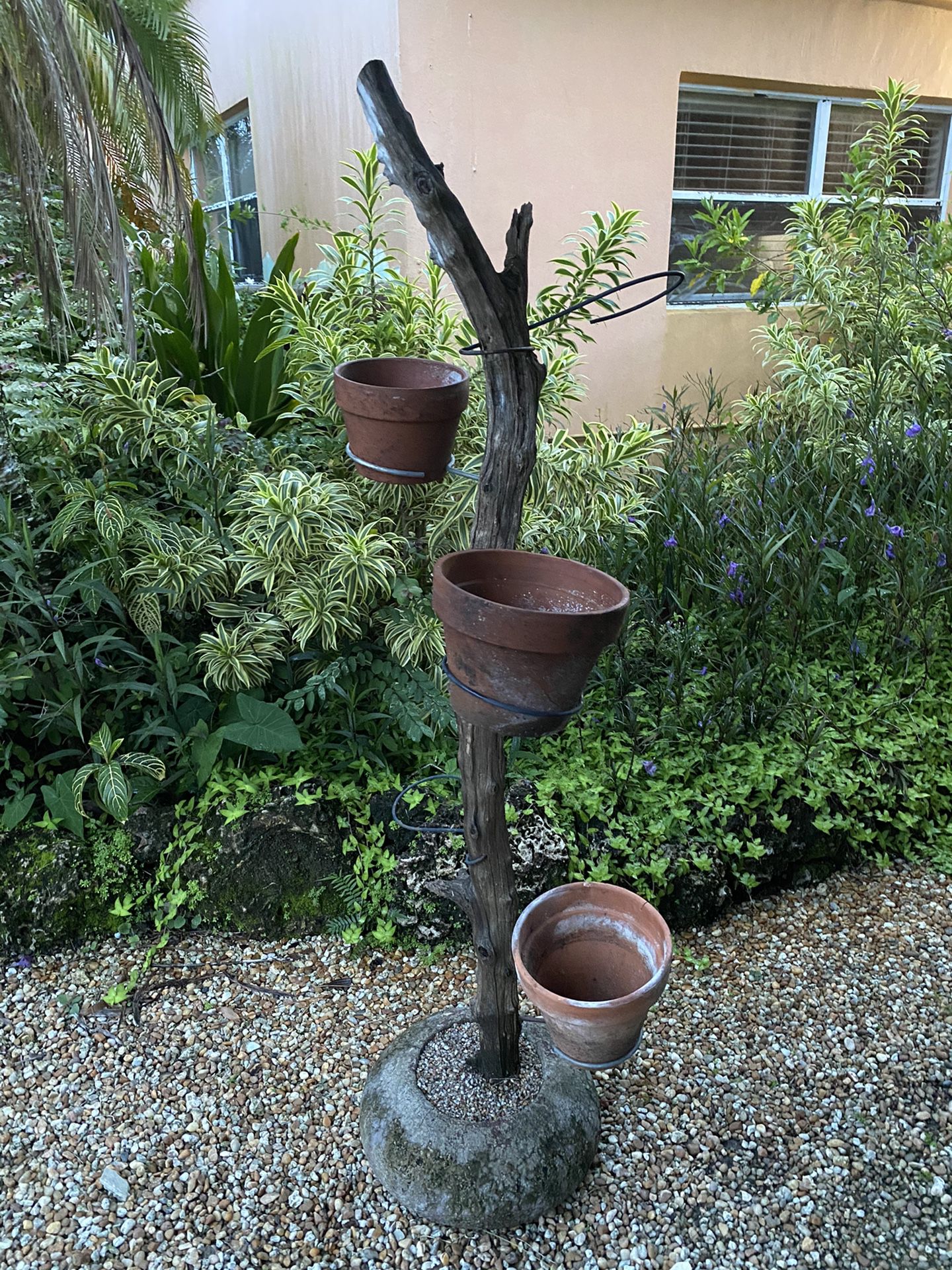 Decorative vertical plant pot holder